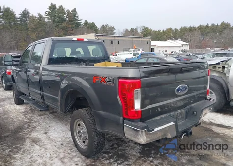 2017 Ford F-250 Xl из США, поврежденный, VIN 1FT7W2B66HEB97300